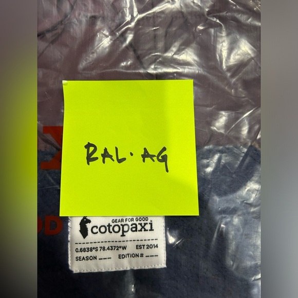 Cotopaxi Men's Medium Trico Hybrid Vest Wine Violet Blue NWT Insulated Synthetic - Picture 8 of 8